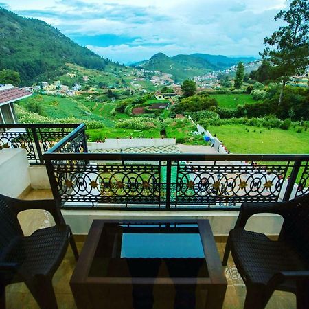 Atrium Grande Hotell Ooty Exteriör bild