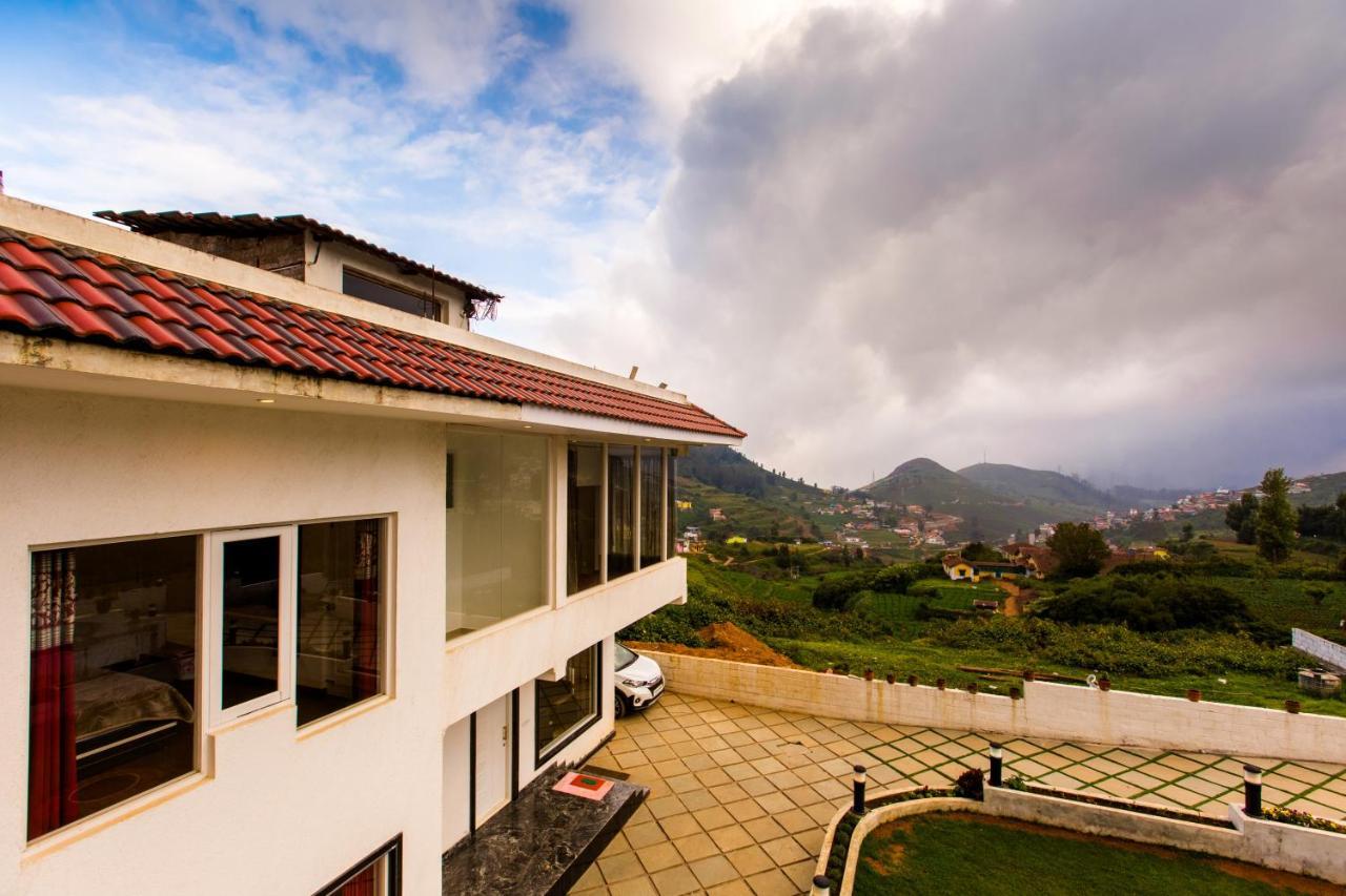 Atrium Grande Hotell Ooty Exteriör bild