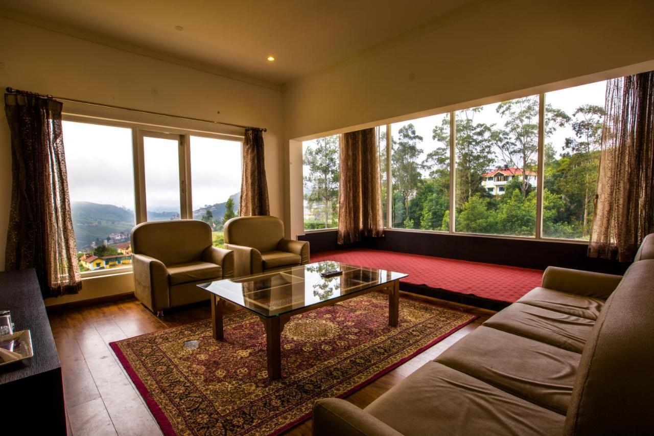 Atrium Grande Hotell Ooty Exteriör bild